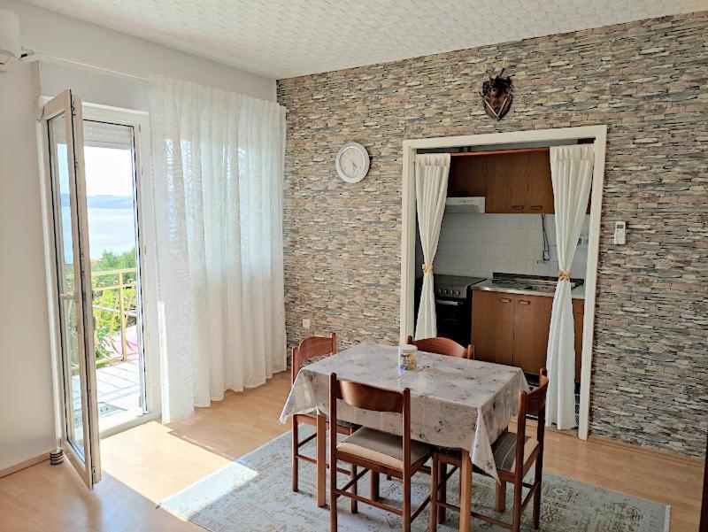Apartmani Mila A1 & A2 & 3 Трогир Экстерьер фото