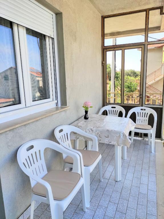 Apartmani Mila A1 & A2 & 3 Трогир Экстерьер фото